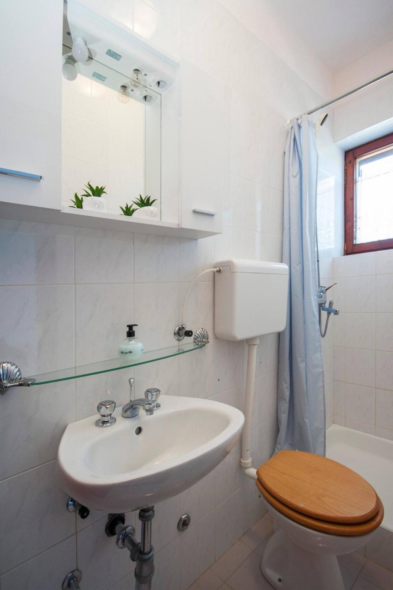 Family Apartments & Rooms Mikelin Primošten Extérieur photo