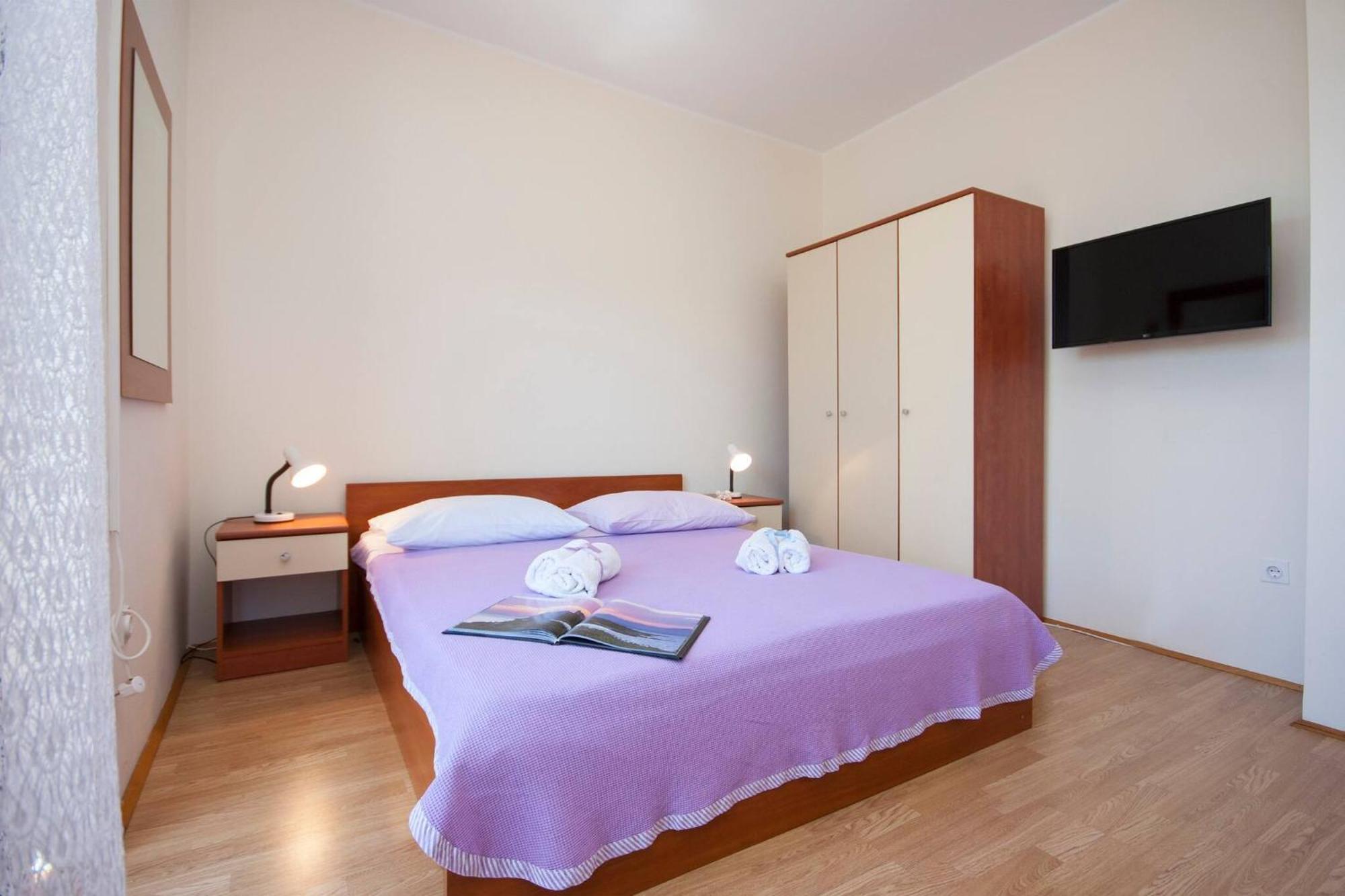 Family Apartments & Rooms Mikelin Primošten Extérieur photo